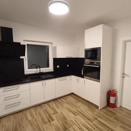 White Queen 1 Apartmán Sanski Most